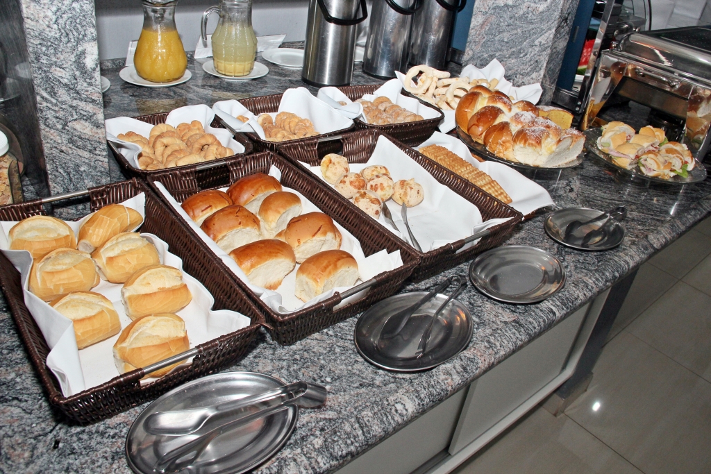 .: Mesa do Caf? da Manh :.